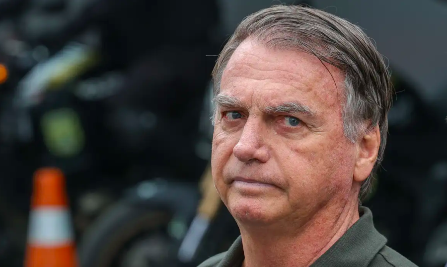 Bolsonaro é diagnosticado com câncer de pele, confirma médico