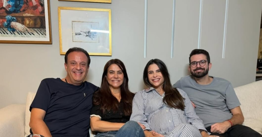 André cancela agenda do carnaval, fica ao lado da família e afirma: “política não pode ser um vale-tudo”