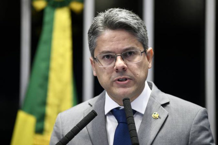 Alessandro Vieira critica presidente do Senado e confirma a data da entrega de relatório final da CPMI do Crime Organizado