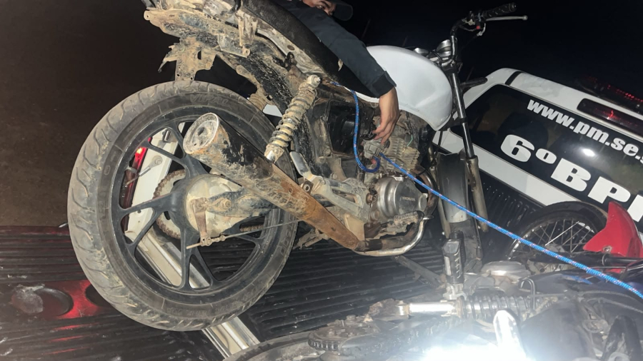 Polícia Militar apreende motocicleta com sinais de identificação adulterados em Itaporanga D'Ajuda