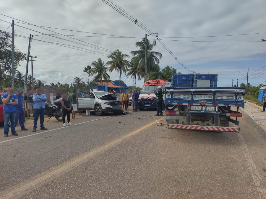 Colisão frontal na SE-050 deixa três pessoas feridas em Aracaju