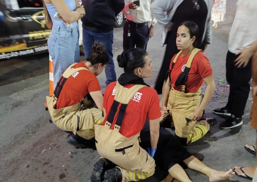 Bombeiros atendem 3 feridos em 2 acidentes de moto na mesma noite em Itabaiana