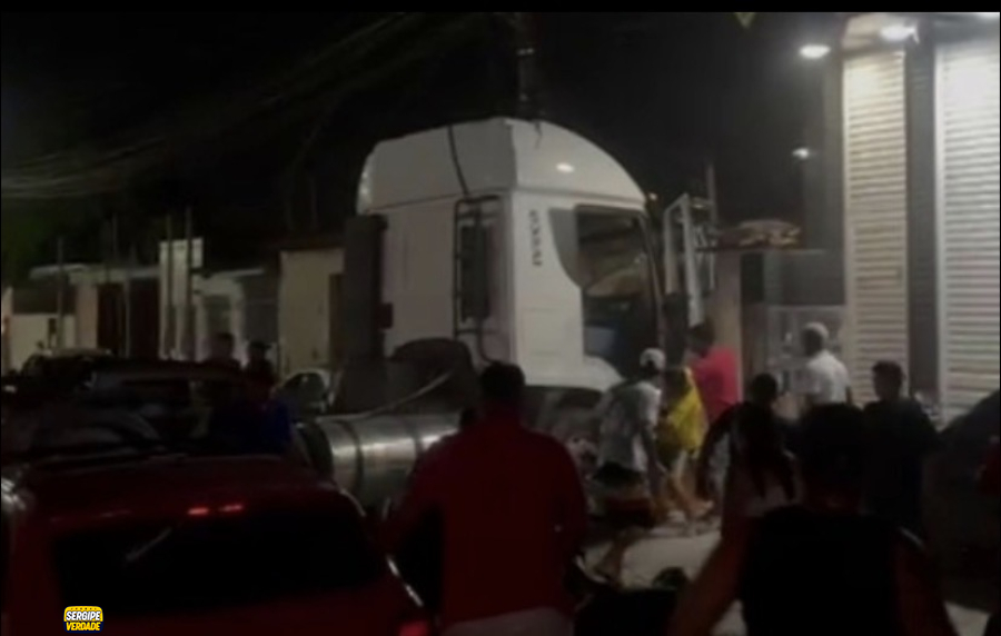 Motorista de caminhão é baleado na cabeça enquanto dirigia no Parque dos Faróis, em Socorro