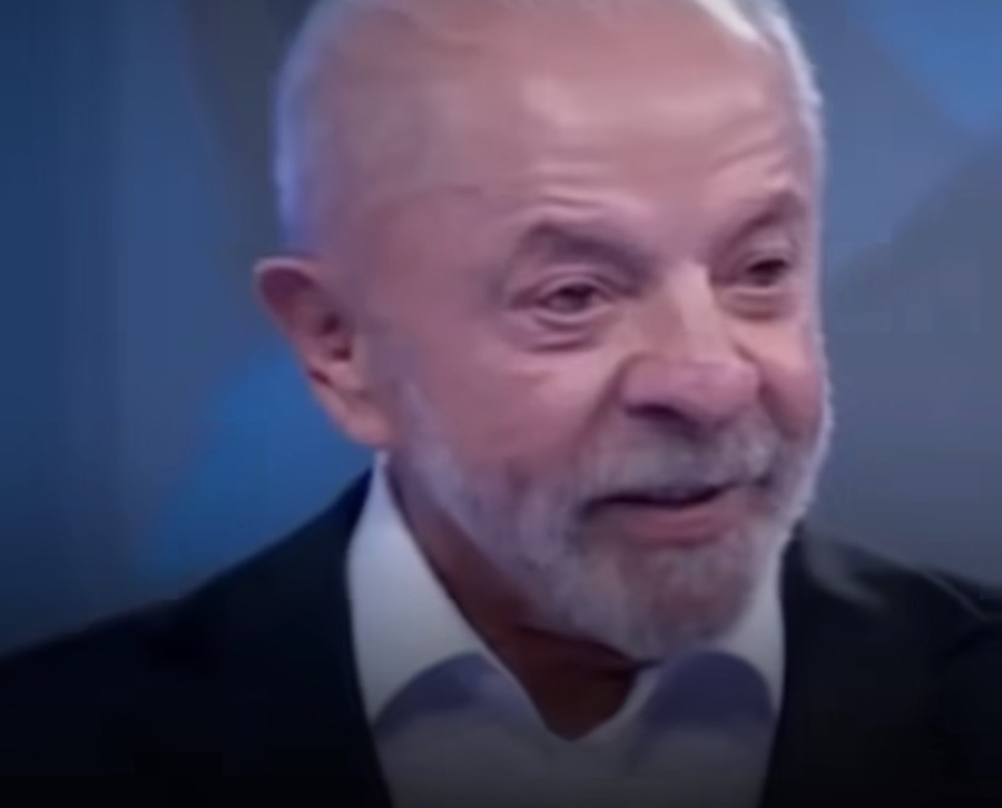Lula afirma que se não fosse o governo do PT, o salário mínimo estaria em R$900